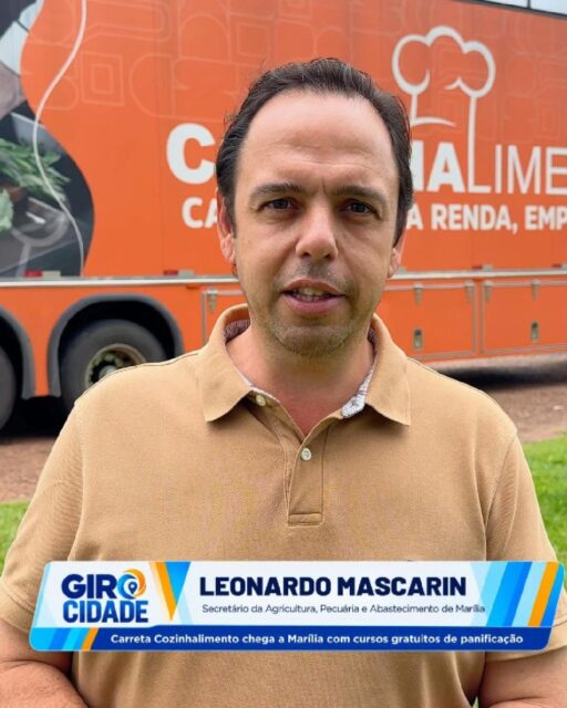 🥖 MARÍLIA RECEBE A CARRETA COZINHALIMENTO!
Entre os dias 14 e 16 de outubro, Marília recebe a Carreta Cozinhalimento, uma iniciativa que oferece cursos gratuitos de panificação, incentivando a qualificação profissional, o empreendedorismo e a geração de renda.
👩🍳 Serão 75 vagas gratuitas, com aulas realizadas na Praça Mário Consentino, na Avenida Sampaio Vidal, no centro da cidade.
O projeto é uma parceria entre a Prefeitura de Marília e o Governo do Estado de São Paulo, com o objetivo de ampliar as oportunidades para a população.
🎤 Em entrevista à TVC Marília, o secretário municipal da Agricultura, Leonardo Mascarin, explica a importância da iniciativa e os benefícios para os participantes.
📺 Acompanhe a TVC Marília e fique por dentro das notícias e iniciativas da nossa cidade!
#TVCMarília #Marília #Cozinhalimento #QualificaçãoProfissional #Empreendedorismo #GeraçãoDeRenda #Panificação #NotíciasDeMarília